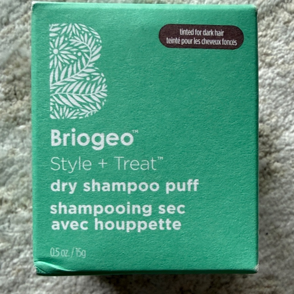 Briogeo Green Dry Shampoo Puff - Style + Treat